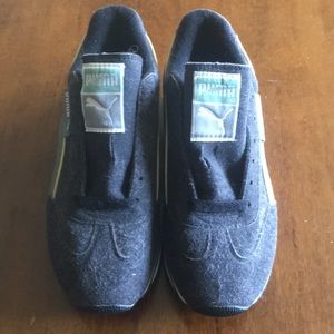 Women’s Puma Tennis Shoes Size 5 LIKE NEW!